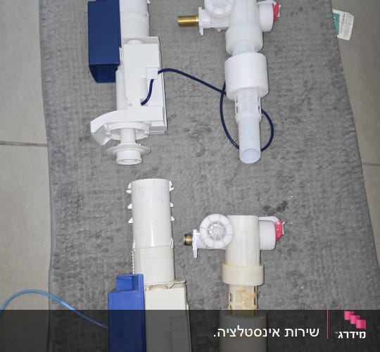 מנגנונים ומצופים לניאגרה סמויה לפני ואחרי החלפה